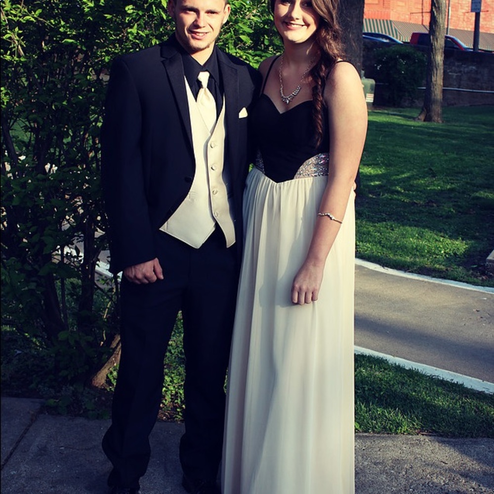 Prom Dress - Picture 3 of 3